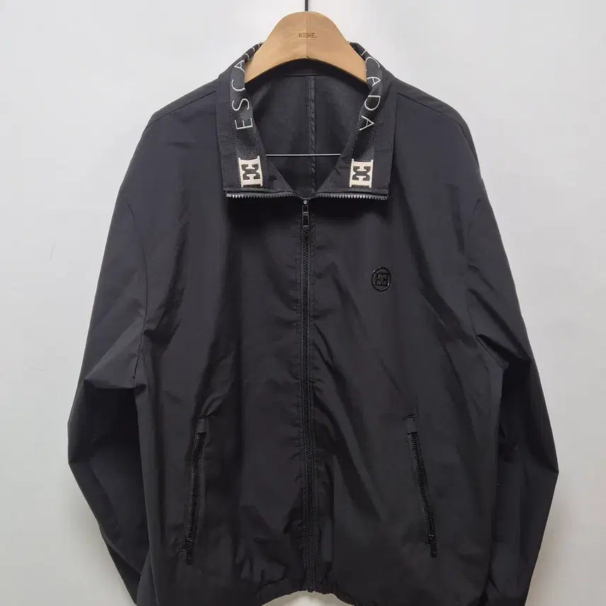 [BUNJANG] Escada Applique High-Neck Windbreaker XL / (199) 에스카다 와펜 하이넥 바람막이