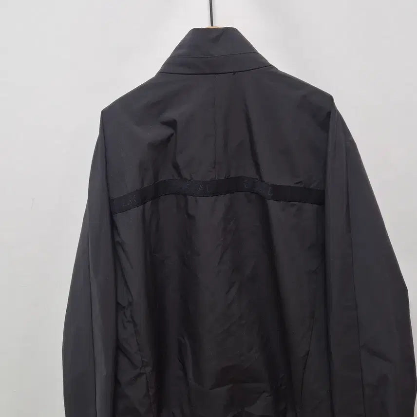 [BUNJANG] Escada Applique High-Neck Windbreaker XL / (199) 에스카다 와펜 하이넥 바람막이