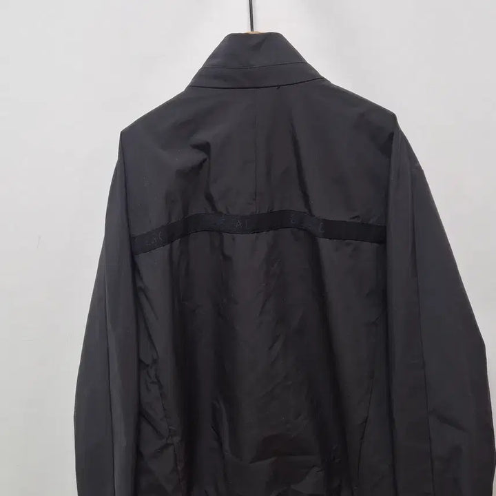 [BUNJANG] Escada Applique High-Neck Windbreaker XL / (199) 에스카다 와펜 하이넥 바람막이