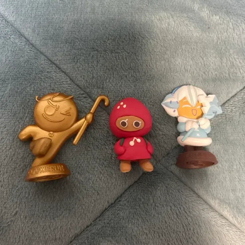 [BUNJANG] Tous Les Jours Cookie Run Figures (Brave Cookie, Strawberry Cookie, Snow Sugar Cookie) / 뚜레쥬르 쿠키런 피규어