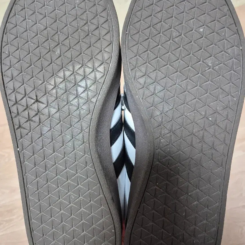 [SOLD OUT] 아디다스 VL 코트 베이스 흰검 운동화 260