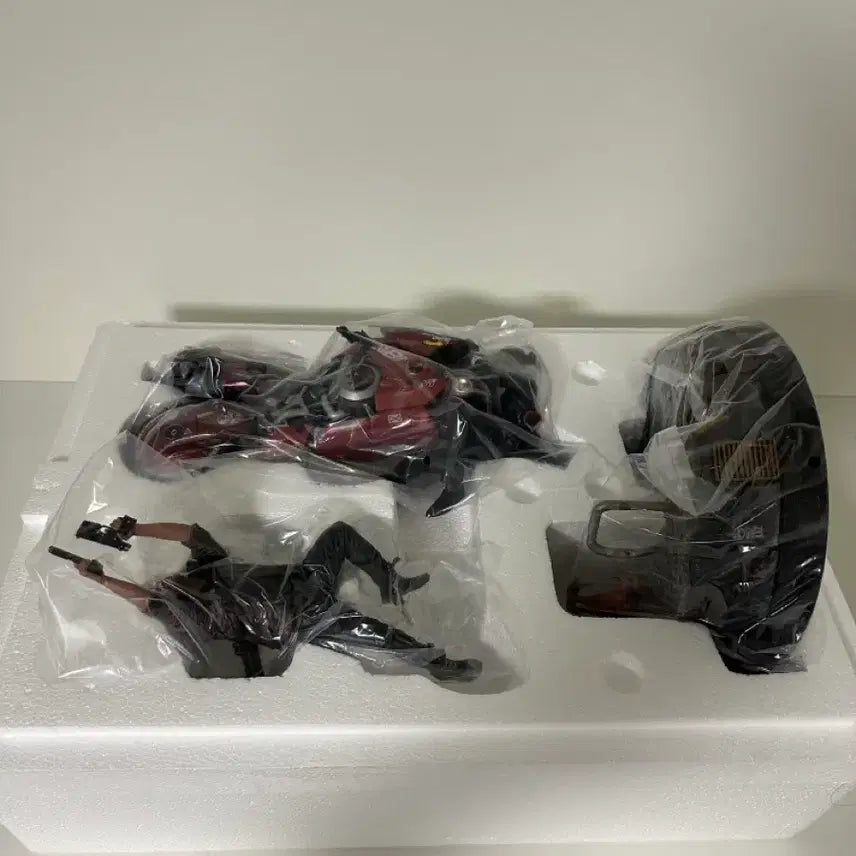 [SOLD OUT] 사이버펑크 2077 V 피규어 [컬렉터스 에디션]