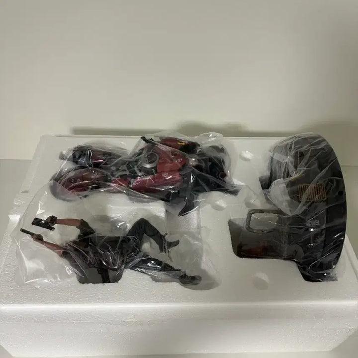 [SOLD OUT] 사이버펑크 2077 V 피규어 [컬렉터스 에디션]