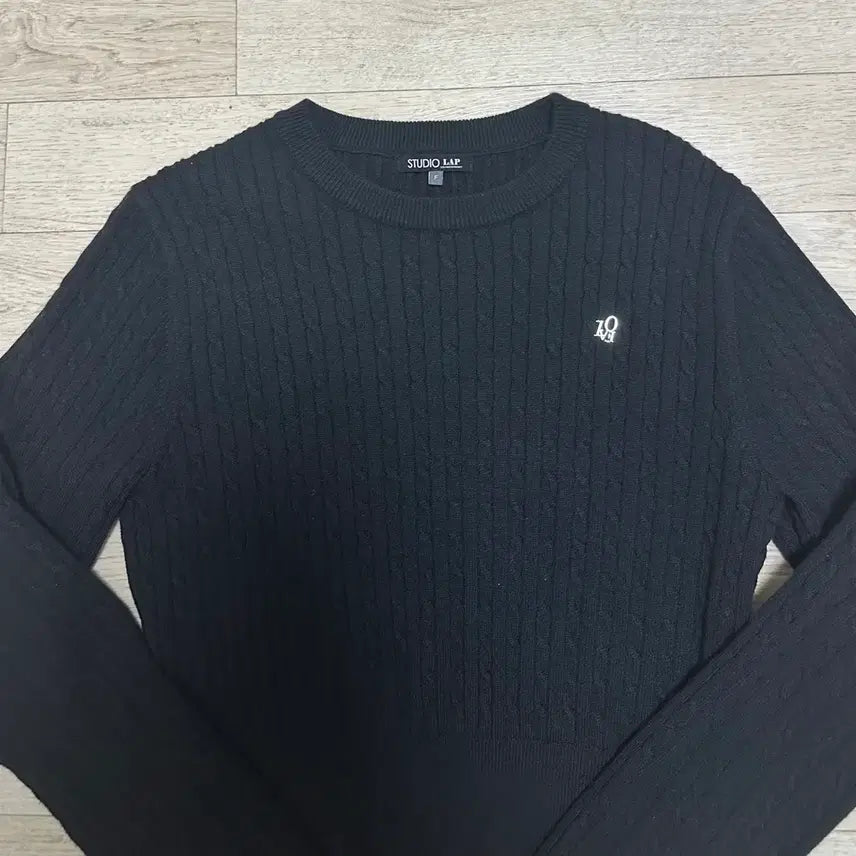 [SOLD OUT] 랩 러브참 꽈배기 풀오버 니트
