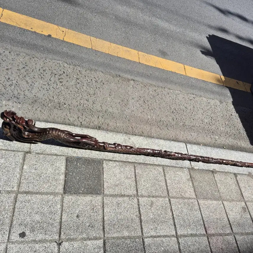 [BUNJANG] Wooden Dragon Staff / 18    180   5 센치통나무조각 용지팡이