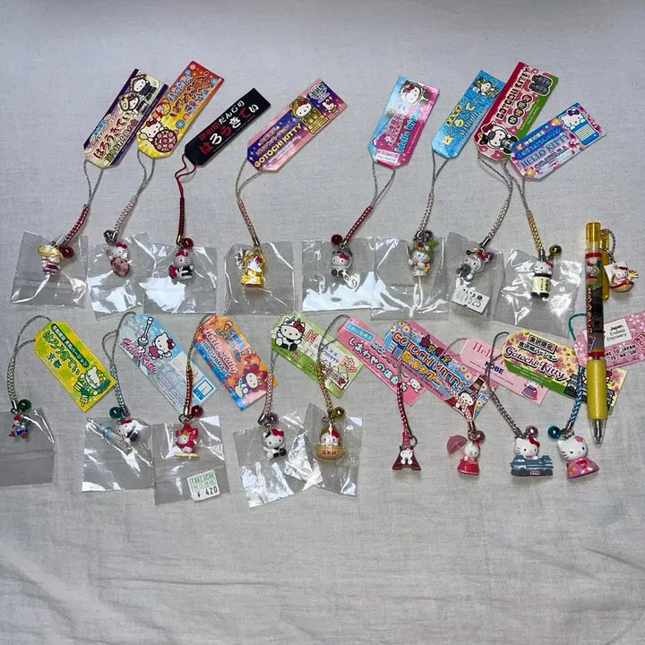 [BUNJANG] Hello Kitty Strap Bundle Set / 키티스트랩 18개 일괄(가격제시가능)