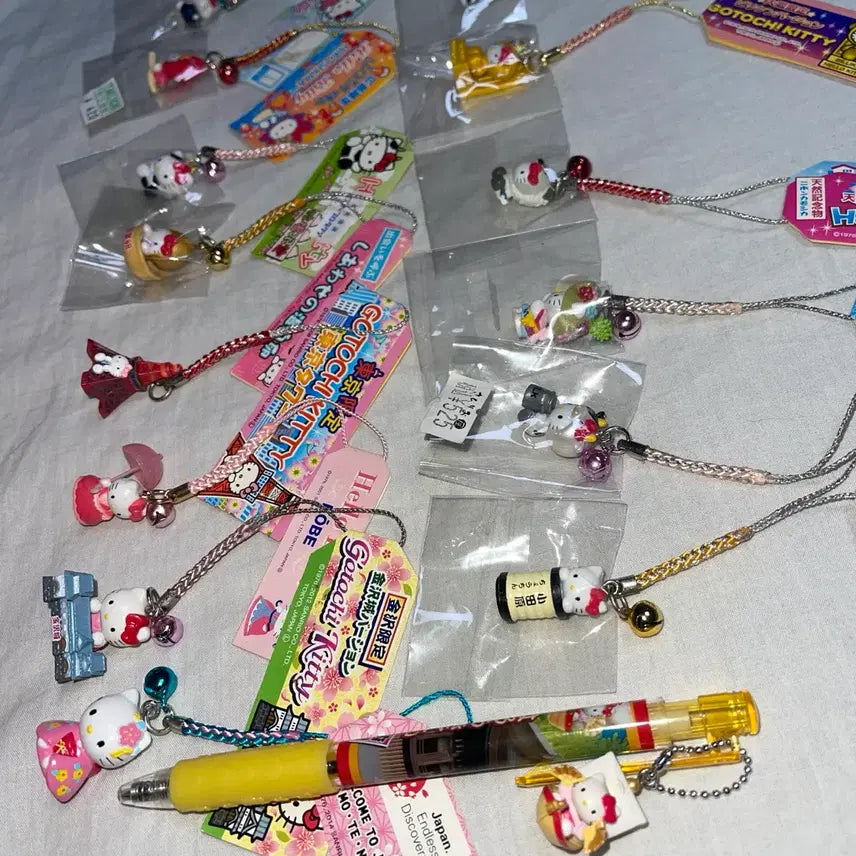 [BUNJANG] Hello Kitty Strap Bundle Set / 키티스트랩 18개 일괄(가격제시가능)