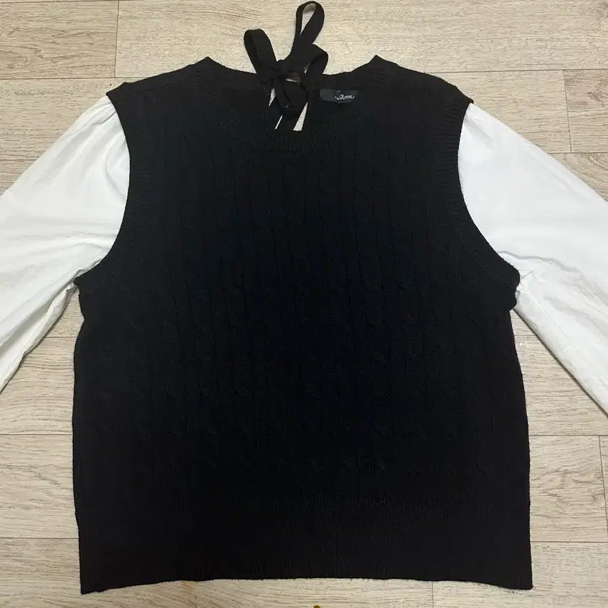 [SOLD OUT] 로엠 우븐매칭 조끼 풀오버