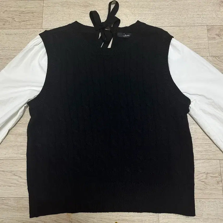 [SOLD OUT] 로엠 우븐매칭 조끼 풀오버