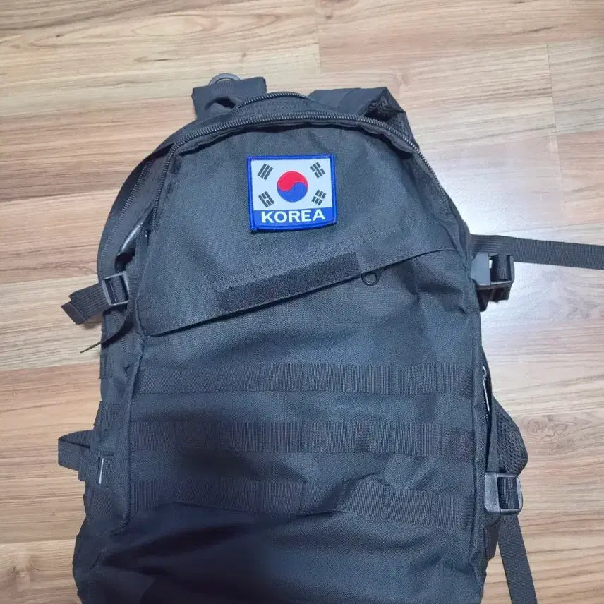 [BUNJANG] Tactical Backpack with Korean Flag Patch / 블랙 택티컬 백팩 태극기 패치