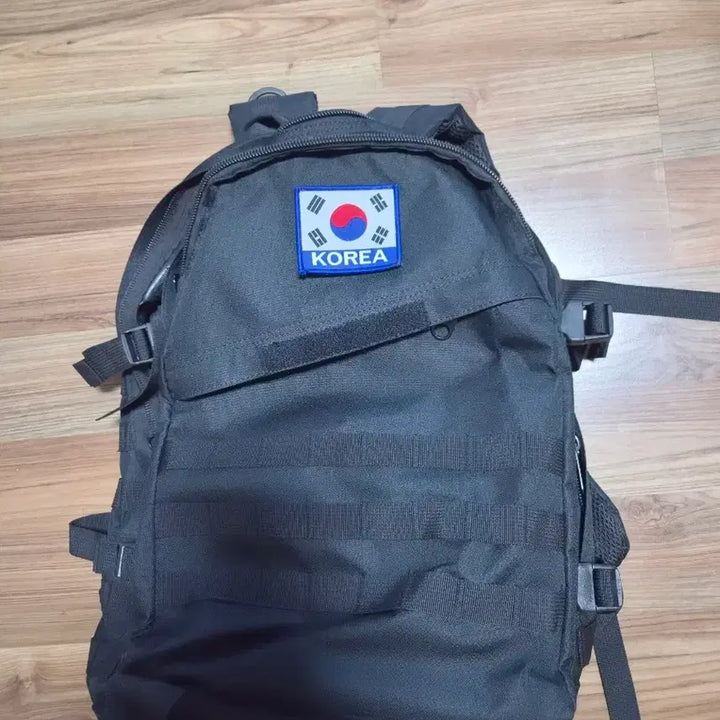 [BUNJANG] Tactical Backpack with Korean Flag Patch / 블랙 택티컬 백팩 태극기 패치