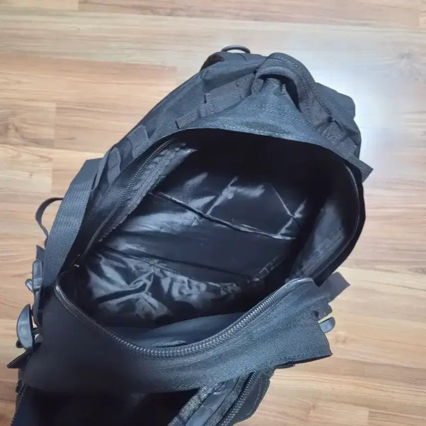 [BUNJANG] Tactical Backpack with Korean Flag Patch / 블랙 택티컬 백팩 태극기 패치
