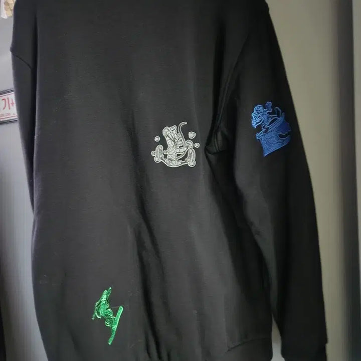 [BUNJANG] Adidas Disney Collaboration Sweatshirt / 아디다스 디즈니 콜라보 맨투맨