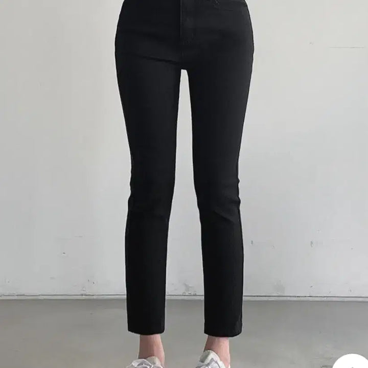 [SOLD OUT] 고고싱 블랙 일자 데님팬츠