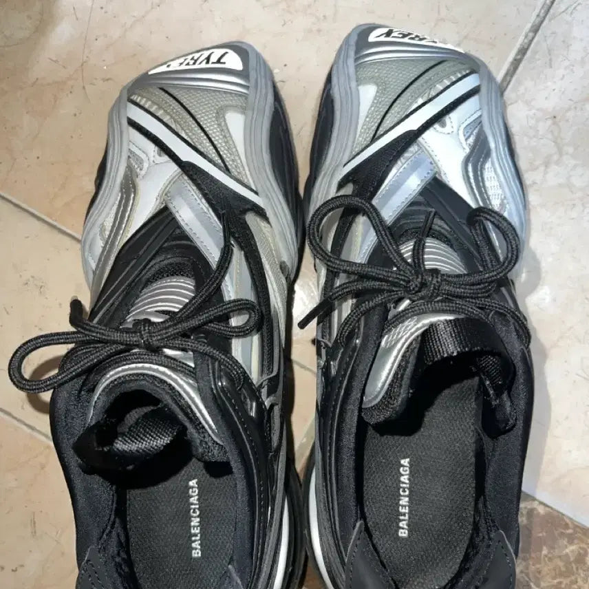 [BUNJANG] Balenciaga Tyrex Black Gray Sneakers / 풀박 39) 발렌시아가 타이렉스 블랙 그레이 240-260