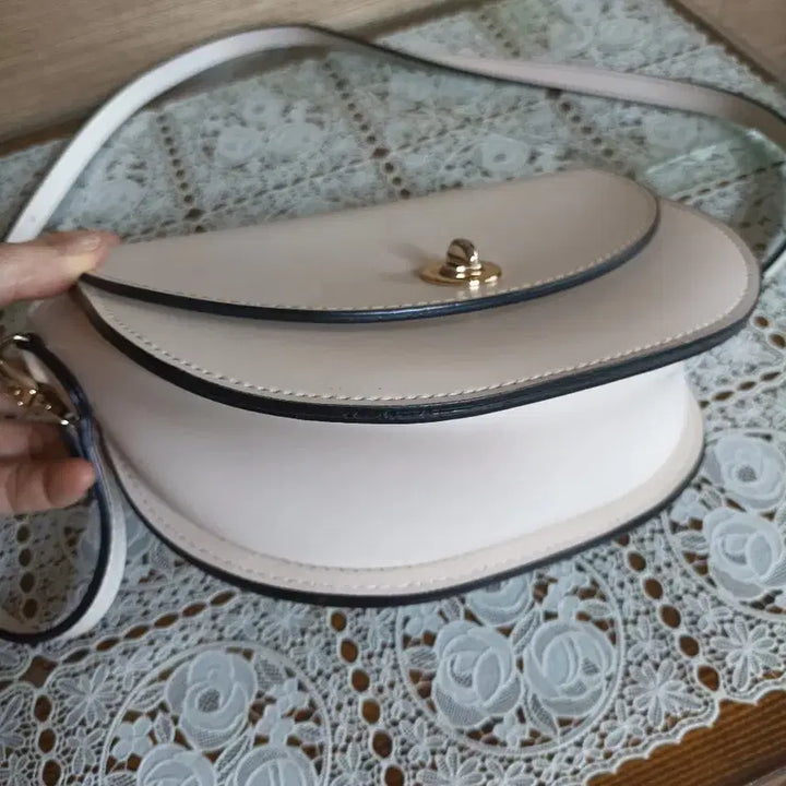 [BUNJANG] Mur Pink Beige Crossbody Bag / Mur 무르 핑크베이지 크로스백