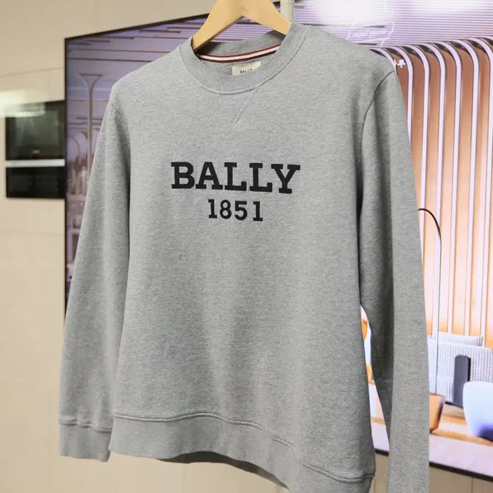 [BUNJANG] Bally 1851 Sweatshirt / 과하지 않게 고급스러운 발리 1851 스웻