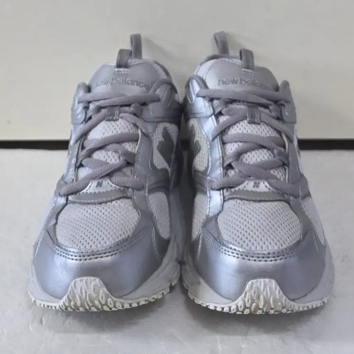 [BUNJANG] New Balance 408 Metallic Silver White Running Shoes / [260] 뉴발란스 408 메탈릭실버화이트