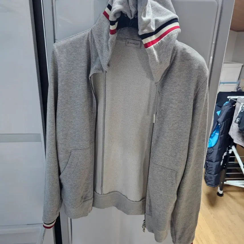 [BUNJANG] Moncler Tricolor Stripe Full Zip Hoodie Grey / 몽클레어 삼선 후드집업 그레이