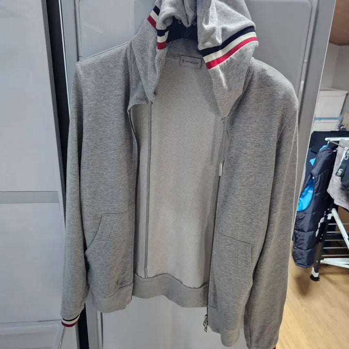 [BUNJANG] Moncler Tricolor Stripe Full Zip Hoodie Grey / 몽클레어 삼선 후드집업 그레이
