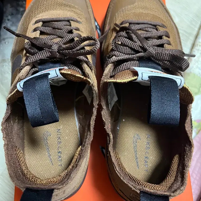 [SOLD OUT] 나이키 톰삭스 제너럴 퍼포즈 슈 브라운 250
