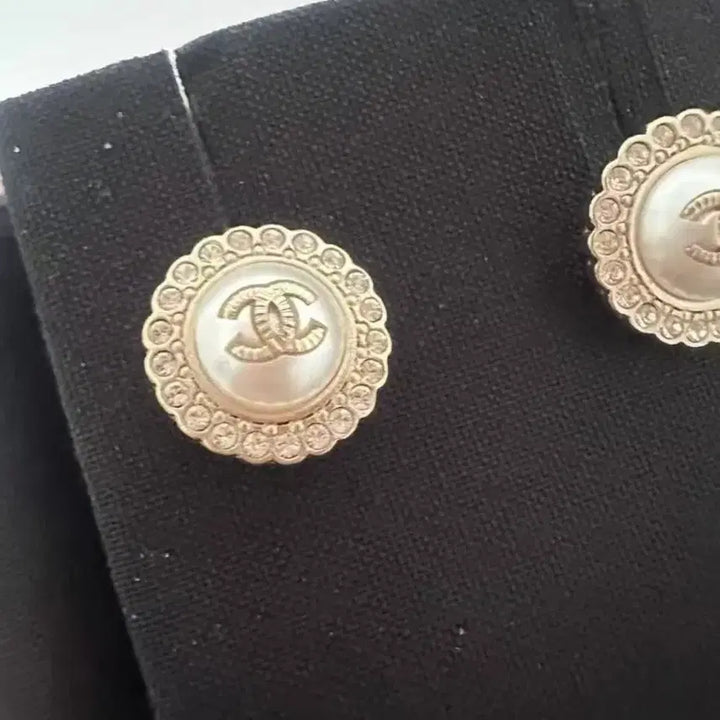 [BUNJANG] Chanel Vintage Pearl Earrings / 샤넬 빈티지 버튼 진주 귀걸이