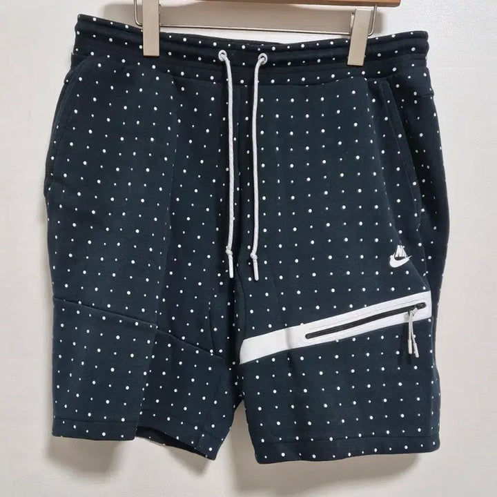[BUNJANG] Nike Tech Pack Navy Dot Pattern Shorts / 나이키 테크팩 도트무늬 네이비 반바지!휘귀탬!최상품!