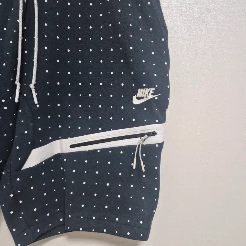 [BUNJANG] Nike Tech Pack Navy Dot Pattern Shorts / 나이키 테크팩 도트무늬 네이비 반바지!휘귀탬!최상품!