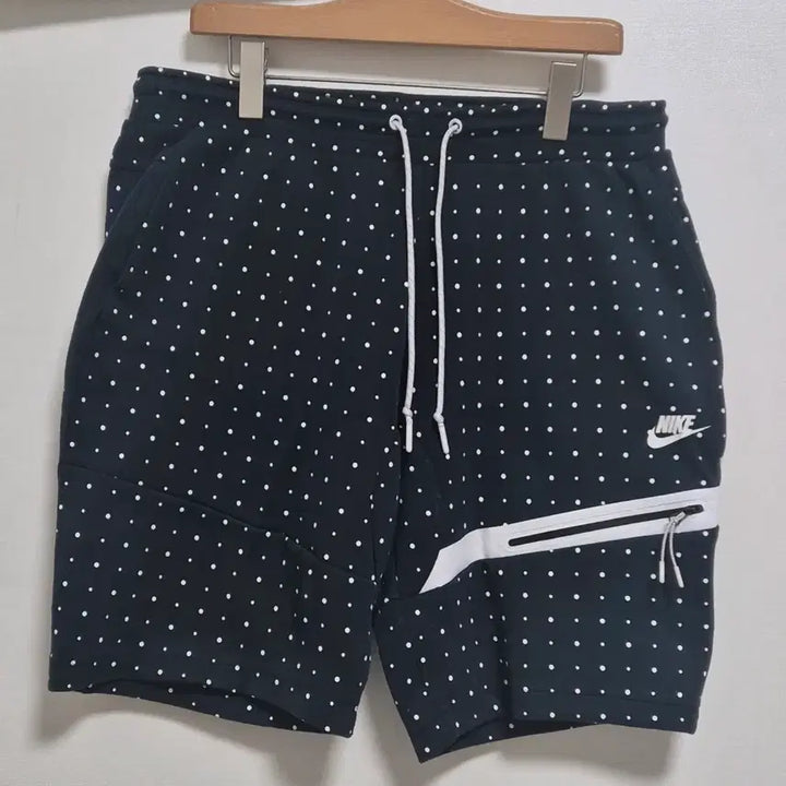 [BUNJANG] Nike Tech Pack Navy Dot Pattern Shorts / 나이키 테크팩 도트무늬 네이비 반바지!휘귀탬!최상품!