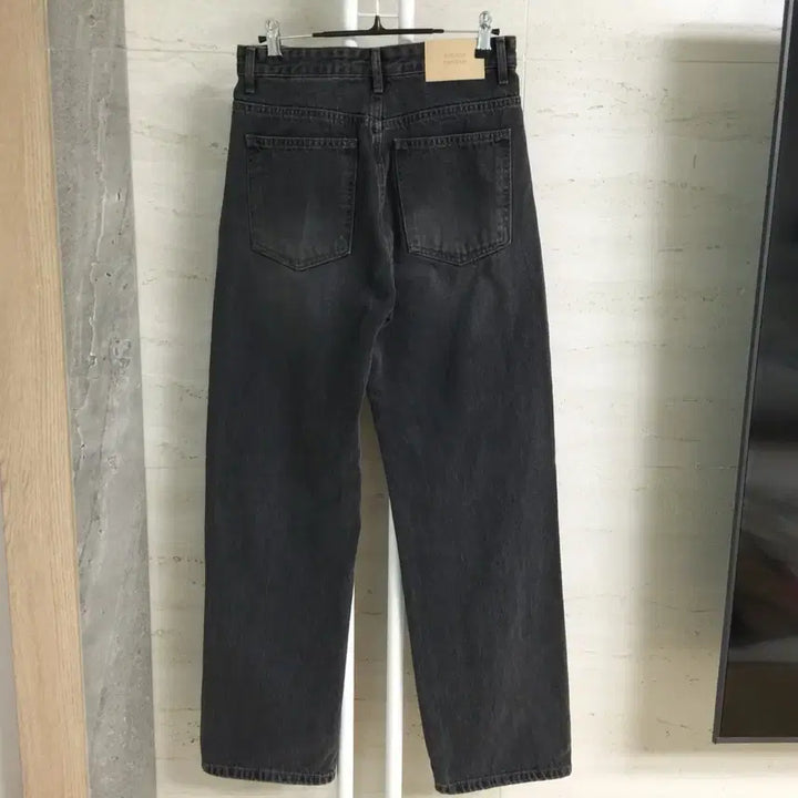 [SOLD OUT] 파사드패턴 클래식 데님 팬츠 26