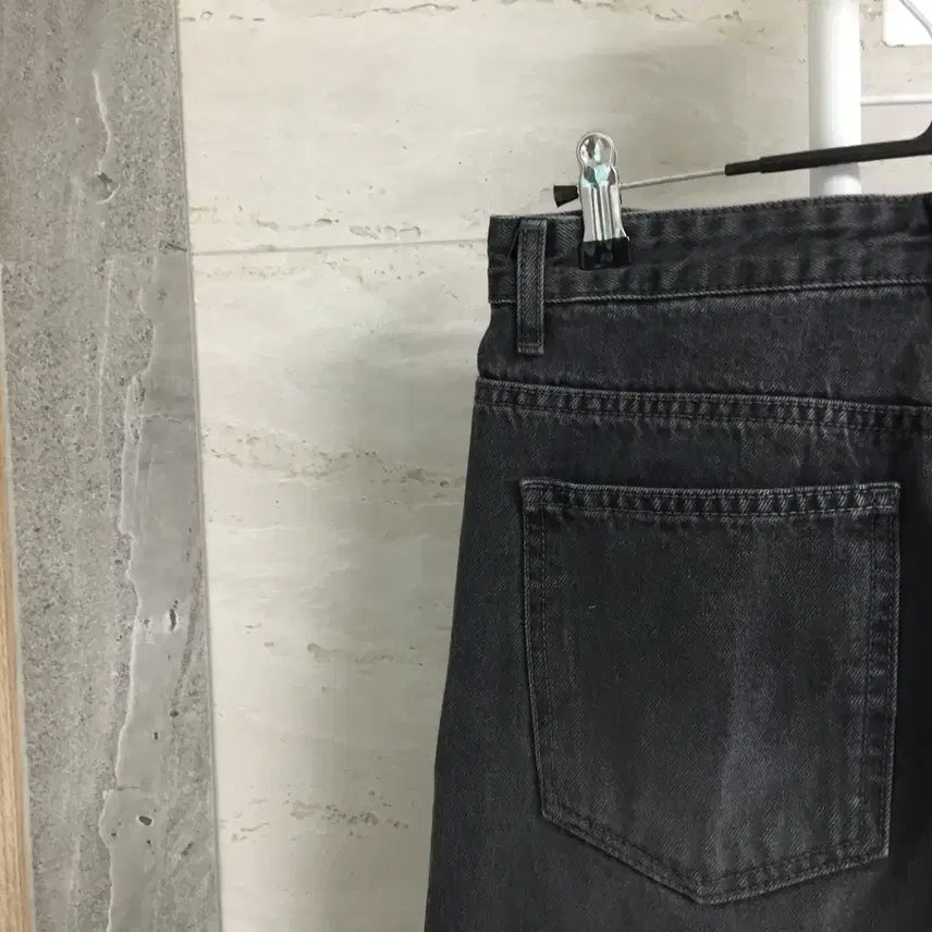 [SOLD OUT] 파사드패턴 클래식 데님 팬츠 26