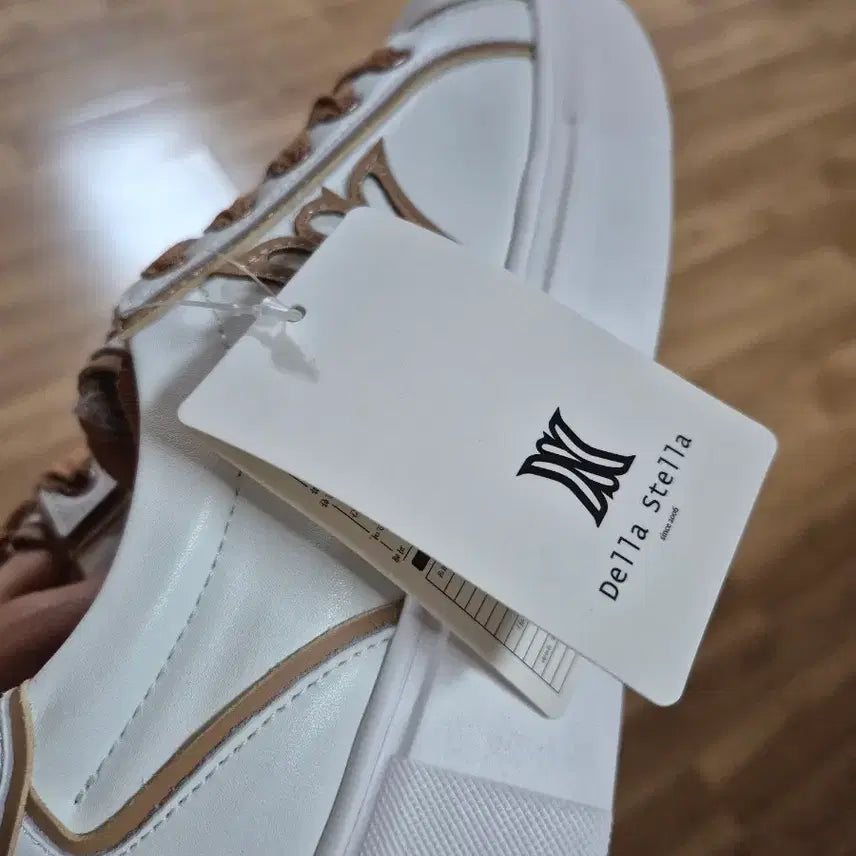 [BUNJANG] Della Stella White Sneakers with Ribbon Laces / 델라 스텔라 흰색 운동화 리본끈