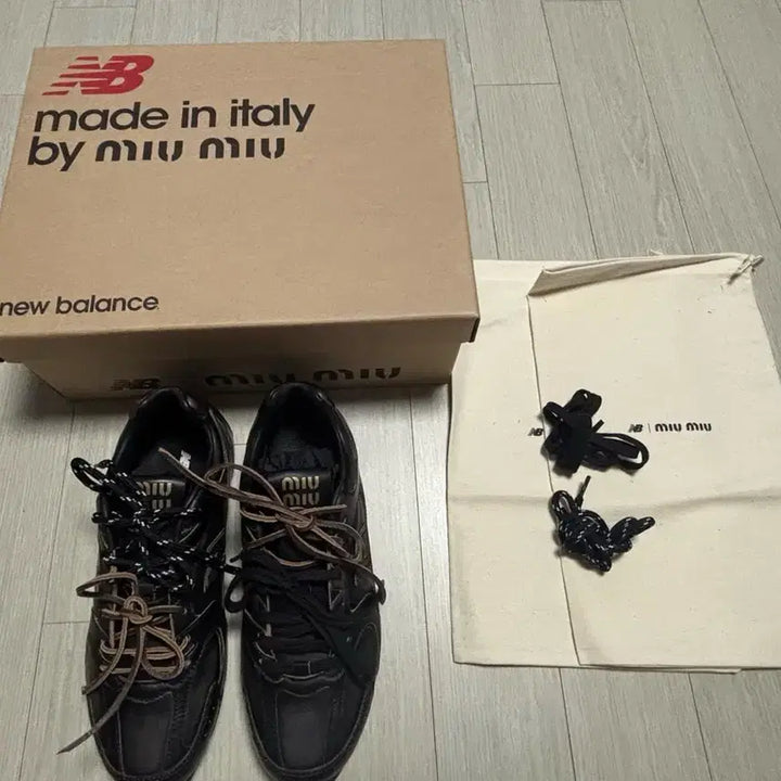 [SOLD OUT] 미우미우 뉴발란스 (39) 새상품