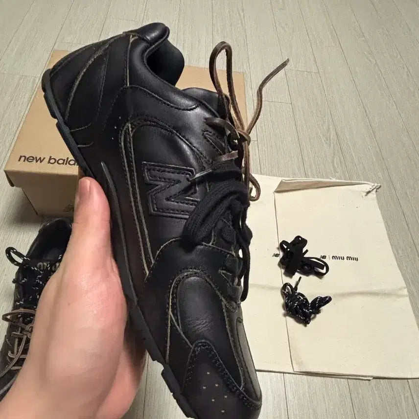 [SOLD OUT] 미우미우 뉴발란스 (39) 새상품