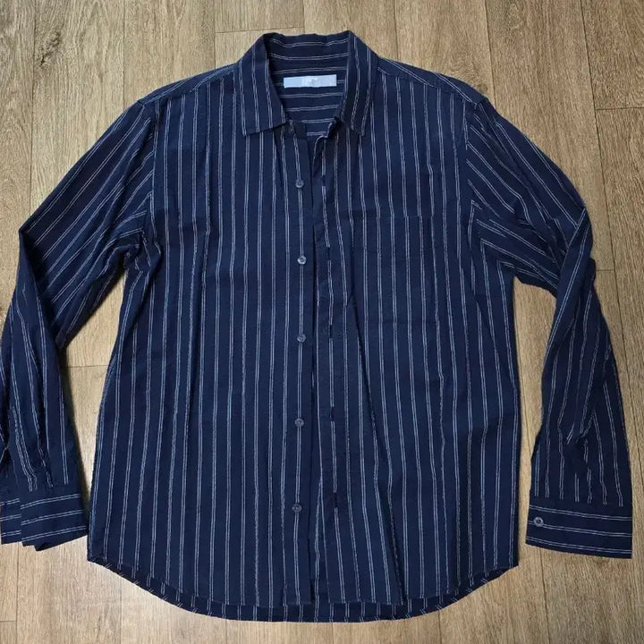 [BUNJANG] 8Seconds Seersucker Stripe Shirt Navy L / 에잇세컨즈 시어서커 스트라이프 셔츠 네이비 L 팝니다