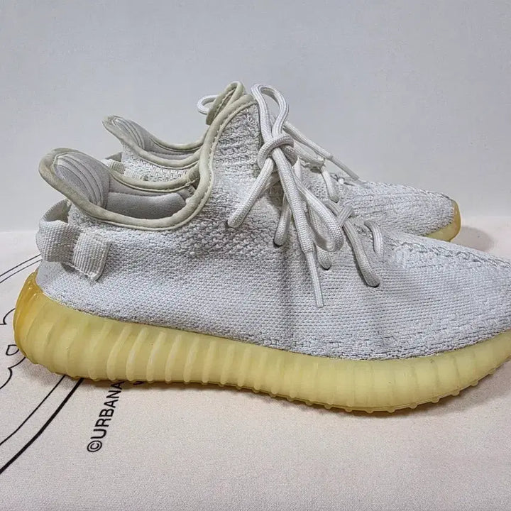 [BUNJANG] Adidas Yeezy Boost 350 V2 Cream White Sneakers (265mm) / 아디다스 이지부스트 350 V2 크림화이트 [265mm]