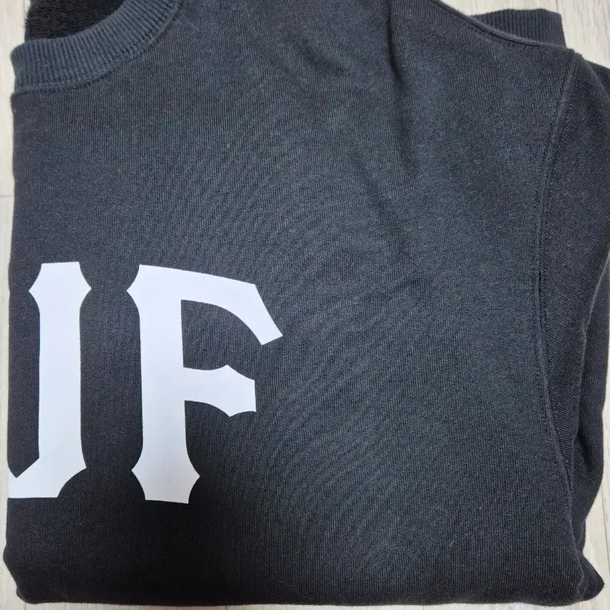[BUNJANG] HUF Arch Logo Crewneck Sweatshirt / 허프 아치 로고 크루넥