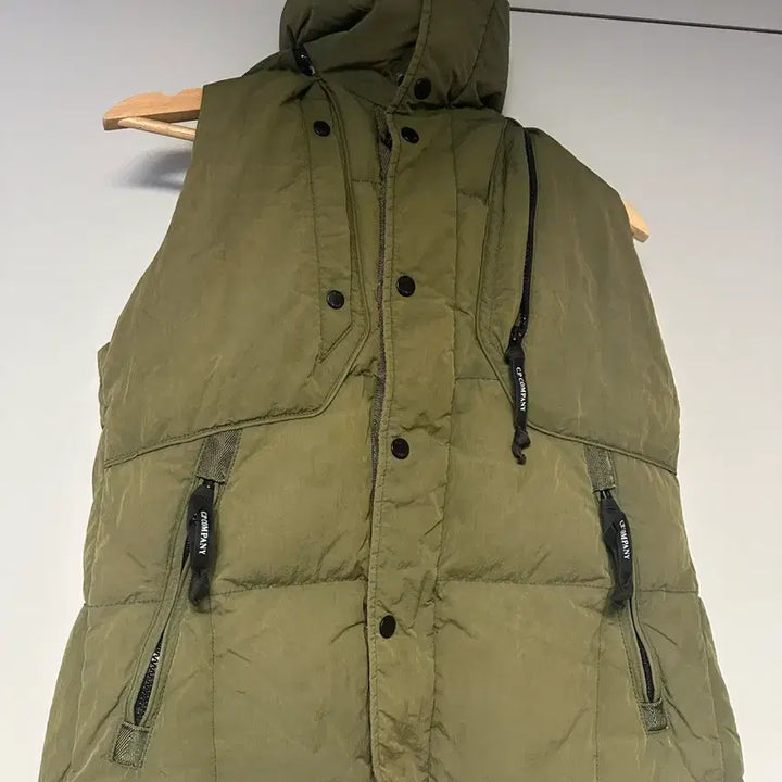 [BUNJANG] CP Company Goggle Padding Vest / [100] Cp컴퍼니 고글 패딩조끼