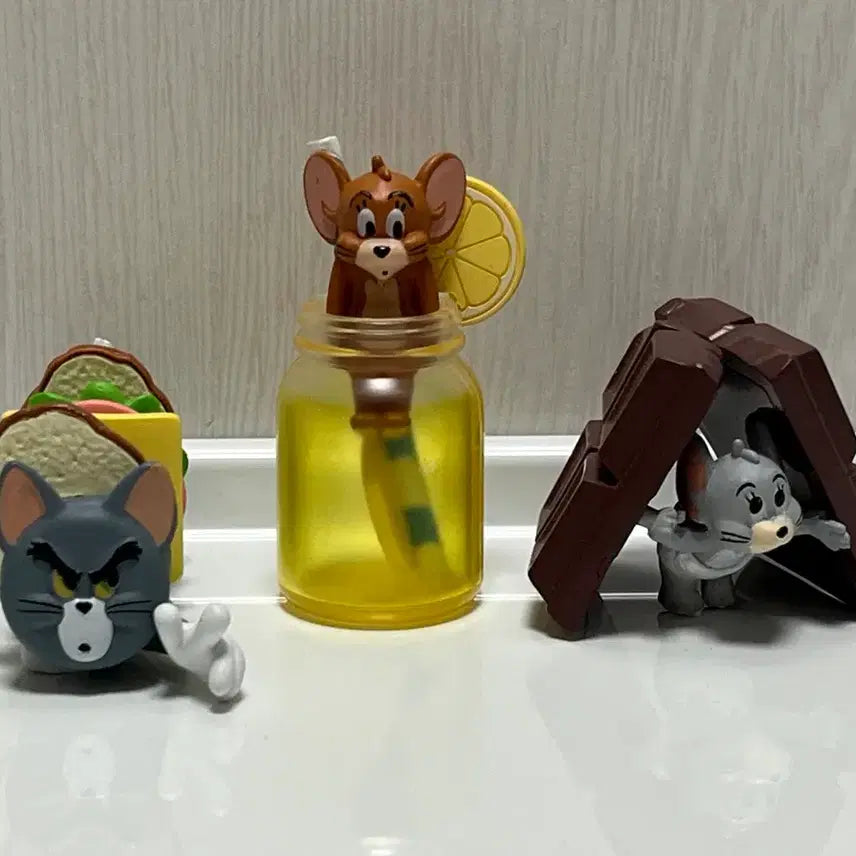 [BUNJANG] Tom and Jerry Yummy Food Sandwich Gacha 3-Set Bundle / 톰과제리 야미푸드 샌드위치 가챠 3종 일괄