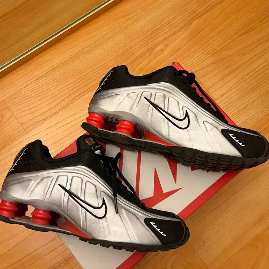 [BUNJANG] Nike Shox R4 Sneakers / 나이키 샥스 R4