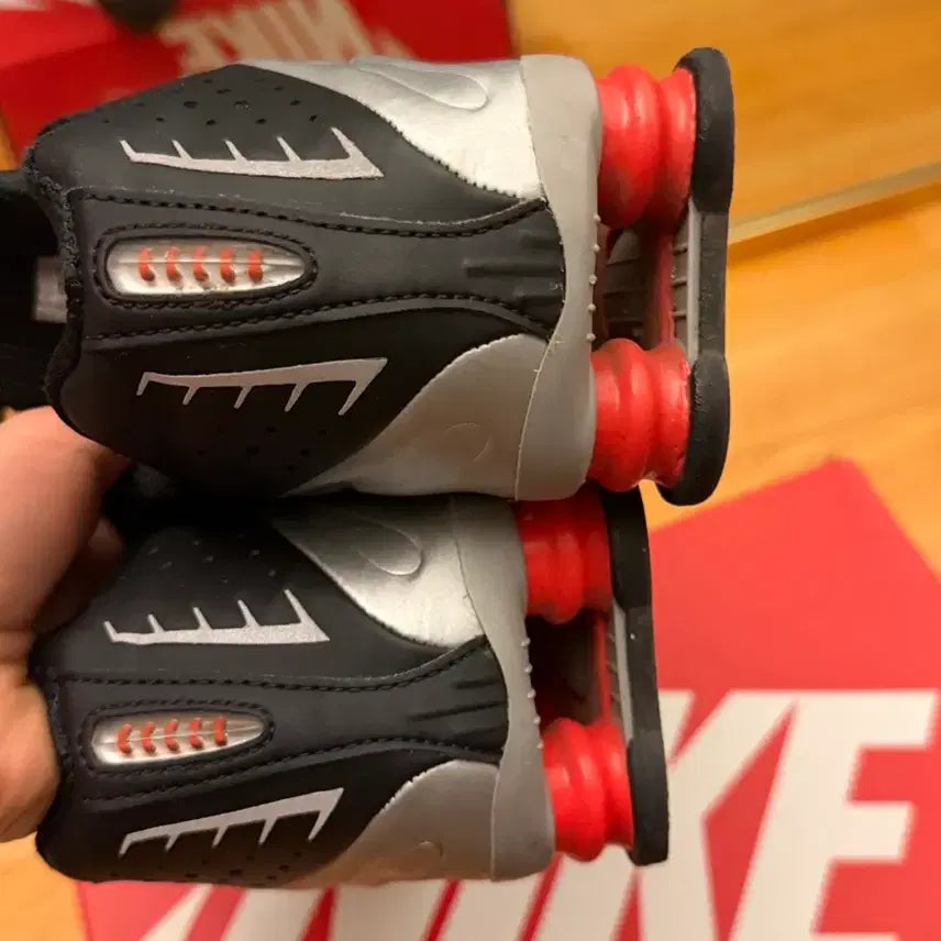 [BUNJANG] Nike Shox R4 Sneakers / 나이키 샥스 R4