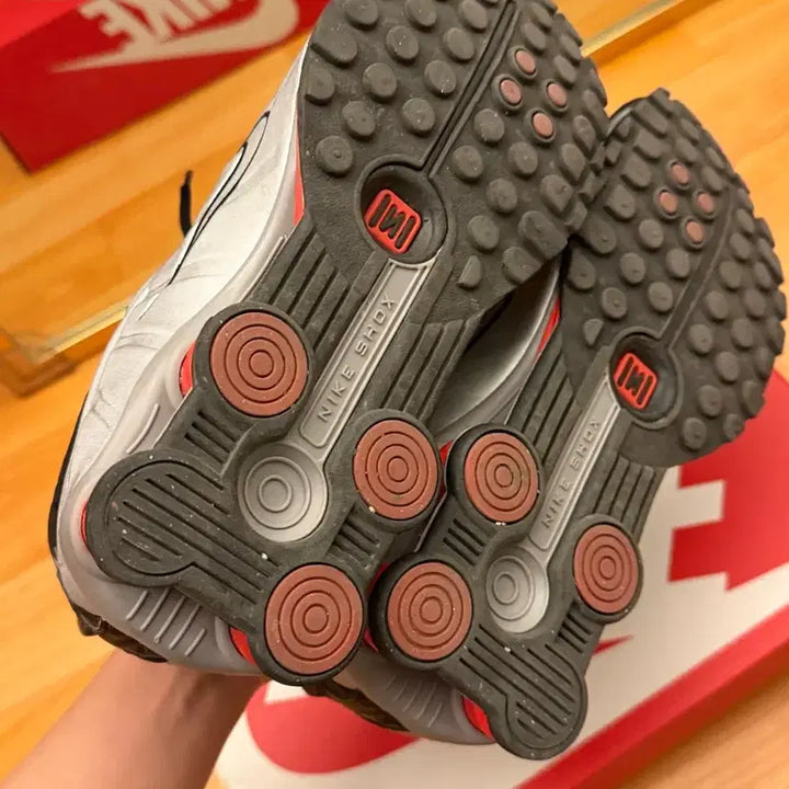 [BUNJANG] Nike Shox R4 Sneakers / 나이키 샥스 R4