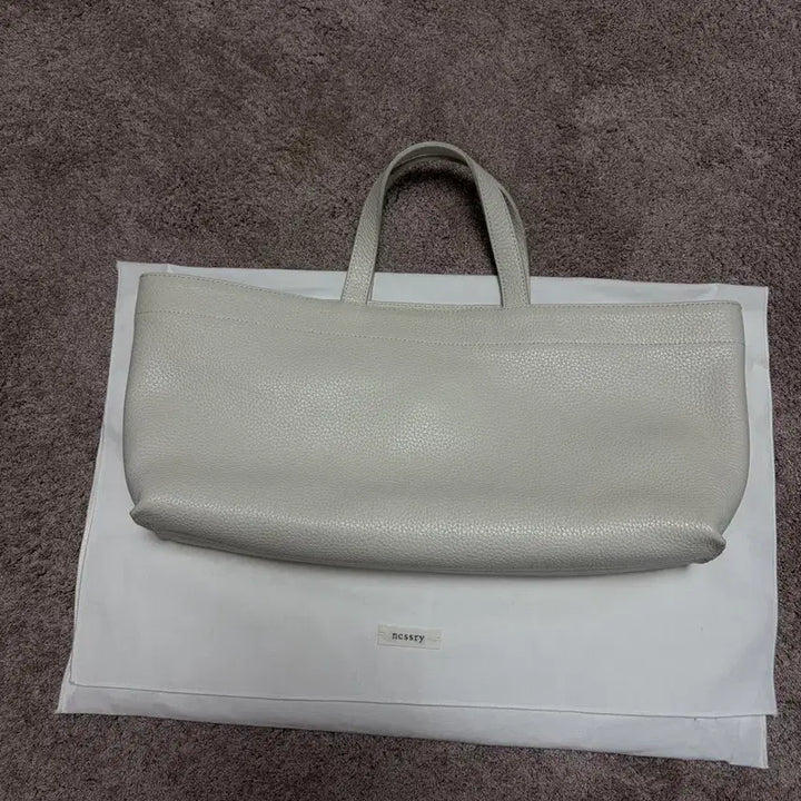[BUNJANG] Ncssry Wide Bag Medium / 네세서리(Ncssry)와이드백 미디엄