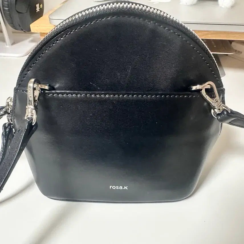 [BUNJANG] Rosa.K Black Crossbody Bag / 로사케이 블랙 크로스백 가방
