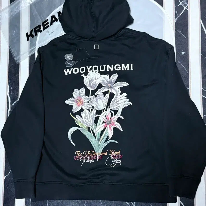 [SOLD OUT] [24SS/50/S급]우영미 플라워 백로고 후드티