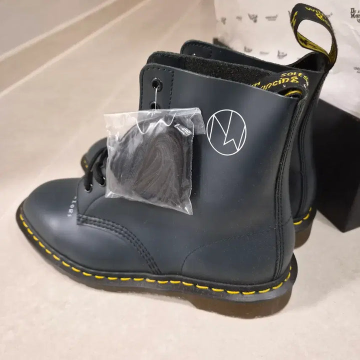 [BUNJANG] Undercover x Dr. Martens Navy Boots UK7 / 언더커버 x 닥터마틴 네이비 부츠 UK7
