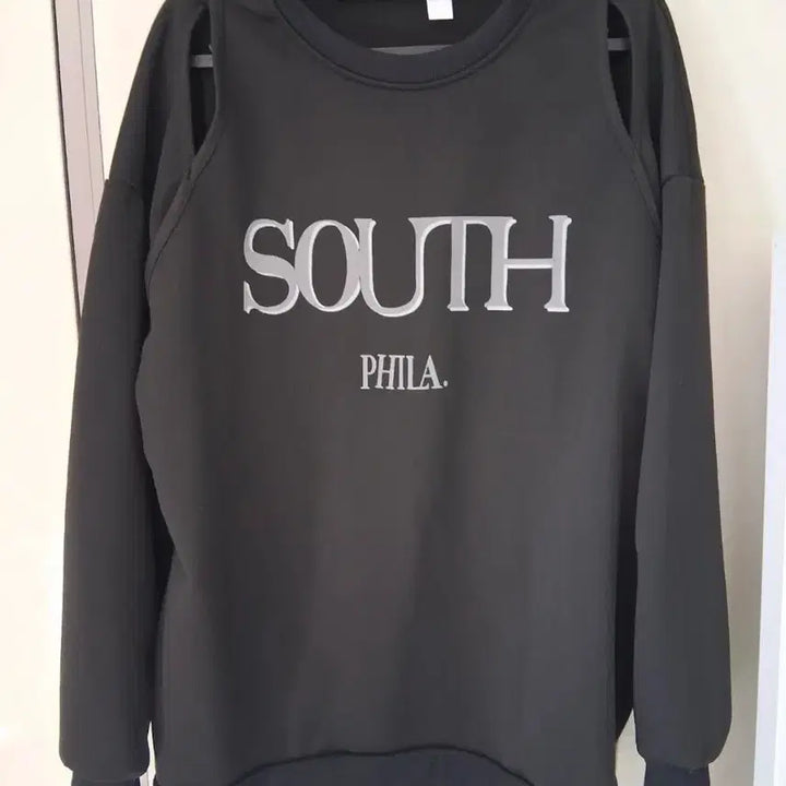 [BUNJANG] South Phila Black Cut-Out Sweatshirt / SOUTH PHILA 블랙 컷아웃 맨투맨~새상품