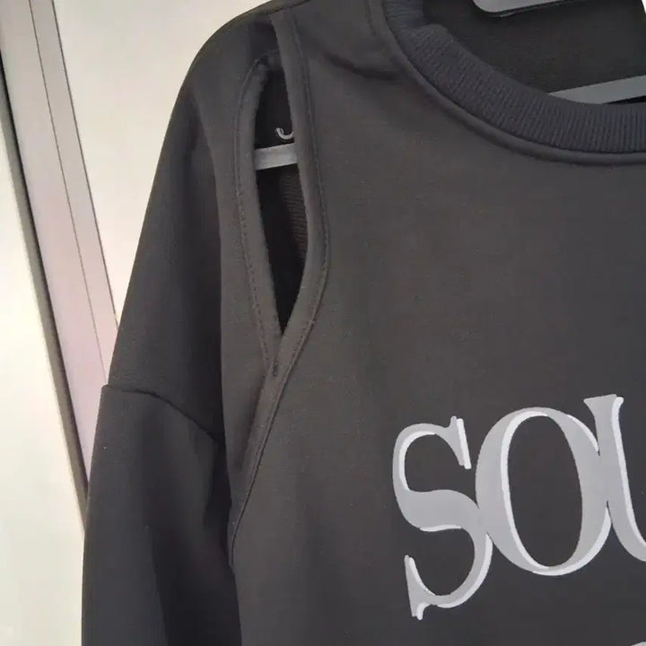 [BUNJANG] South Phila Black Cut-Out Sweatshirt / SOUTH PHILA 블랙 컷아웃 맨투맨~새상품