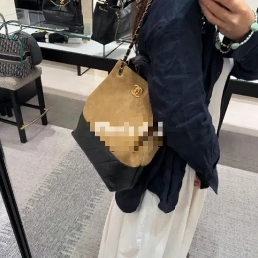 [SOLD OUT] 스웨이드 체인 숄더백