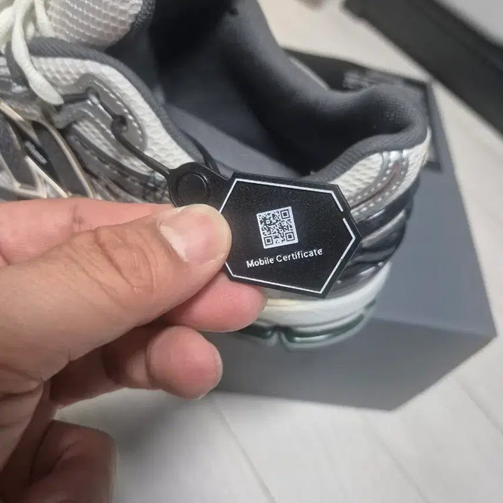 [BUNJANG] New Balance 1906A Silver Metallic Sneakers / 뉴발란스 1906A 270사이즈 실버 메탈릭 팝니다